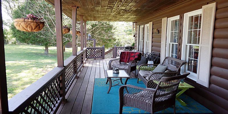 Professional Tips for Decorating Your Summer Porch in 3 Easy Steps